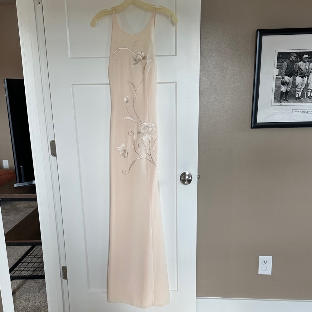 Elegant Cream Floral Wedding Dress